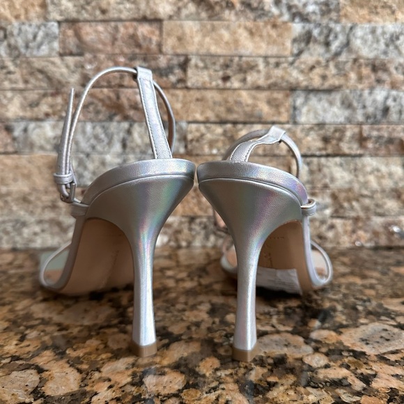 BOTTEGA VENETA
Metallic Stretch Sandals - Picture 9 of 14